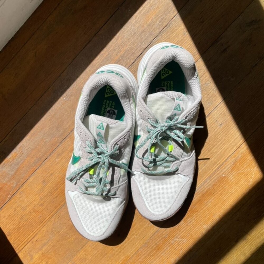 Nike ACG Lowcate Light Iron Ore Green Mens size 10